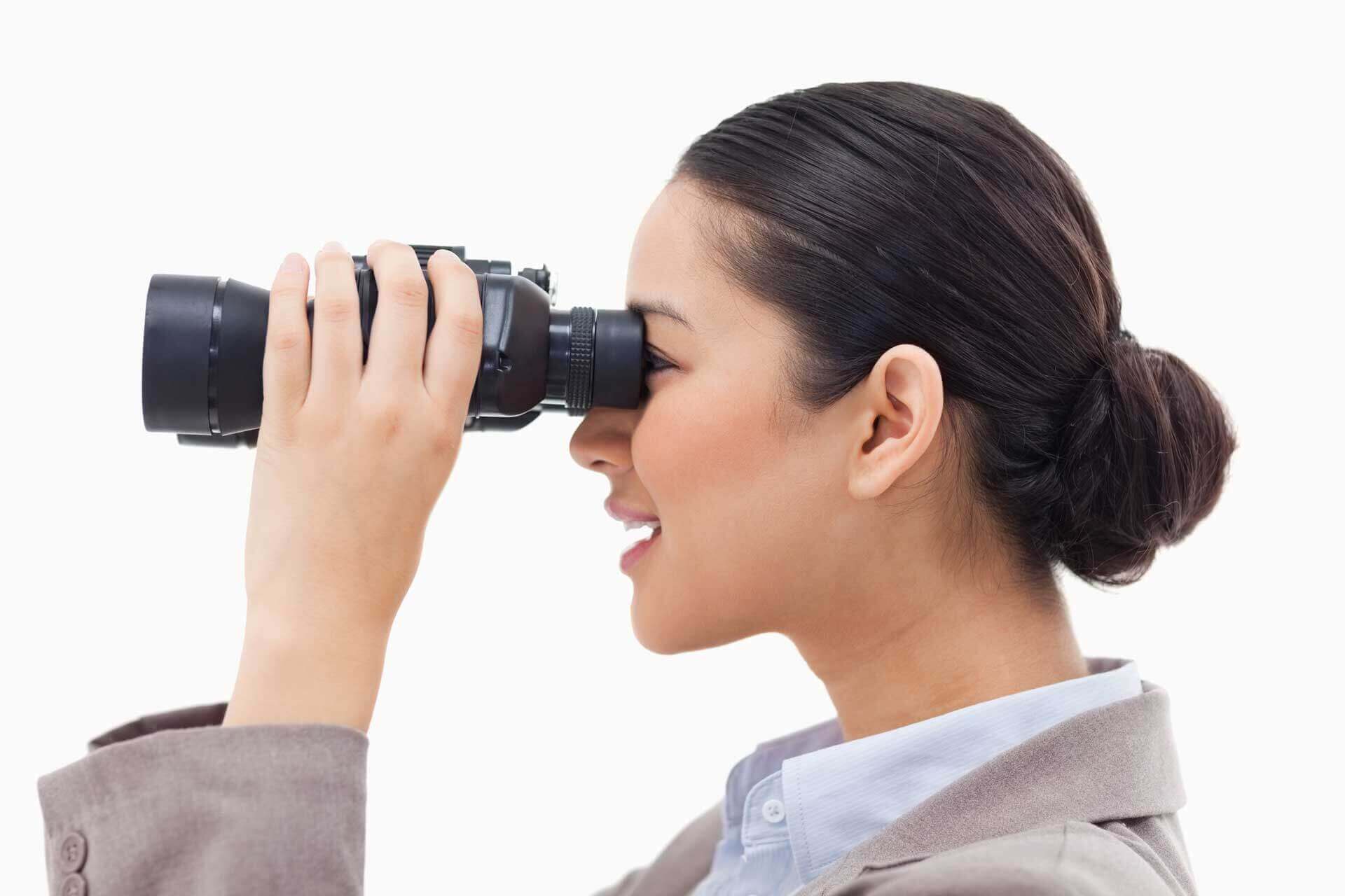 binoculars-woman-future-ss-1920